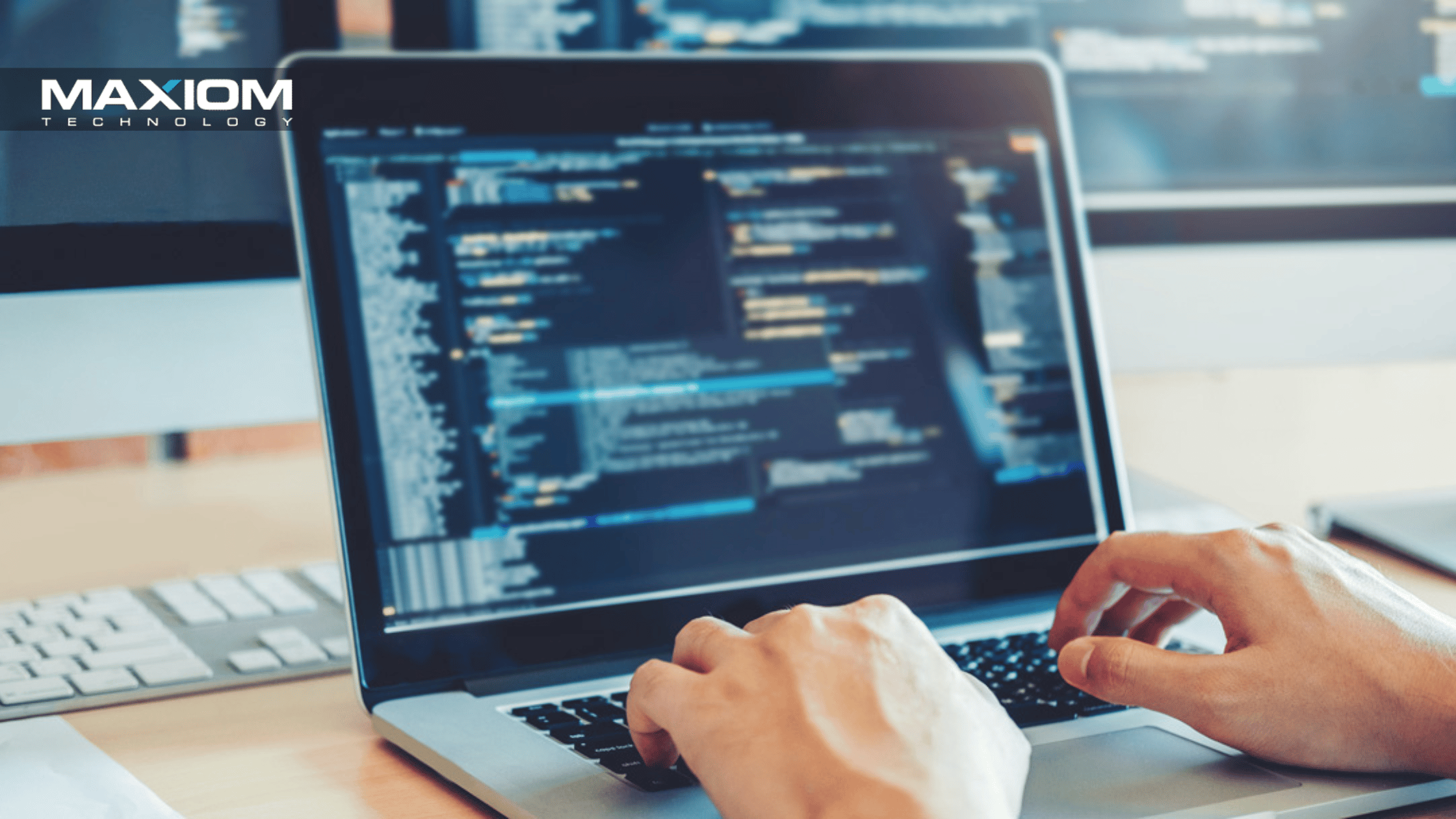 How to Build Custom Software for Your Business — Maxiom Technology software insights